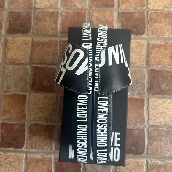 Love Moschino Logo Slides - Picture 7 of 13